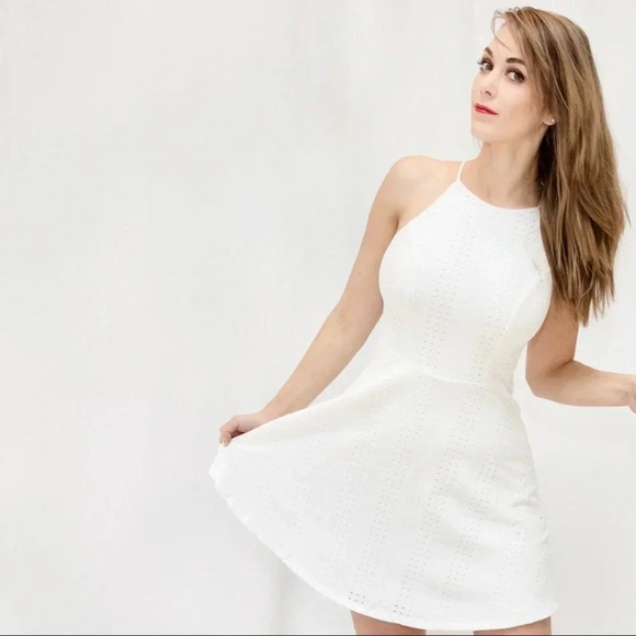 Lace Dress - Picture 2 of 3